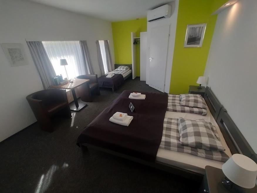Rj Hotel Pabianice Exteriér fotografie