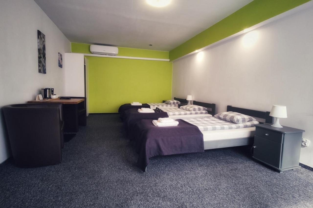 Rj Hotel Pabianice Exteriér fotografie